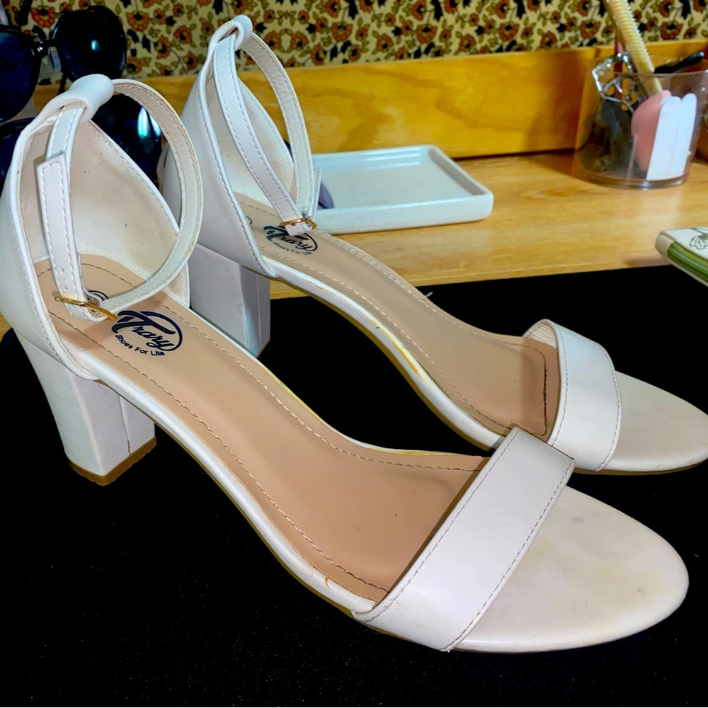 Trary pumps